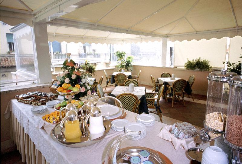 Hotel Villa Morgagni Roma Restaurant bilde